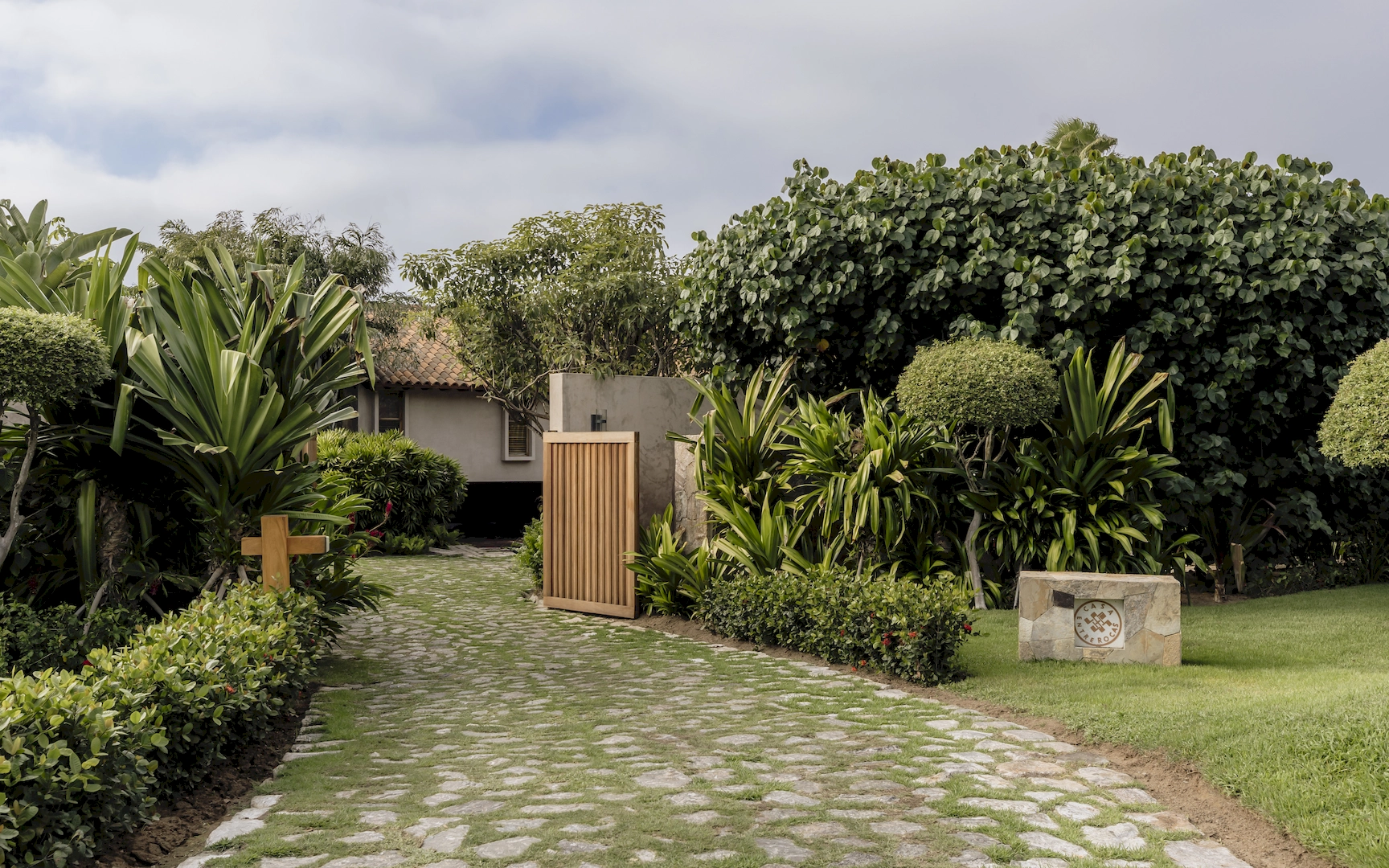 2024-12-12 - Casa Entre Rocas - Vivre Luxury Films-136